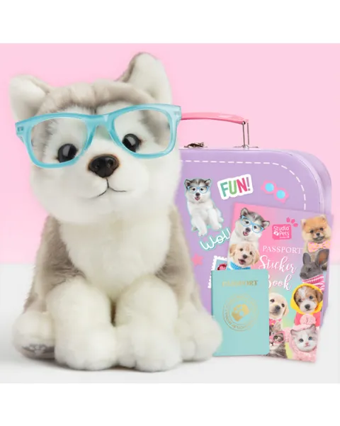 studio pets плюшено куче хъски с куфарче, паспорт и стикери, улфи 23 см 48